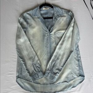 Women’s Bella Dahl Blue Chambray button down Shirt EUC Small